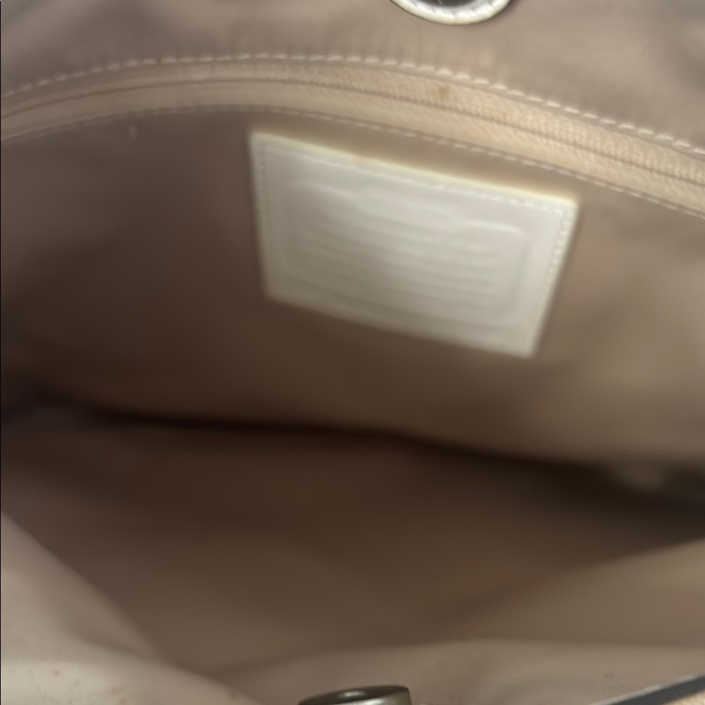 Coach Beige and Cream Shoulder Bag - Picture 4 of 11